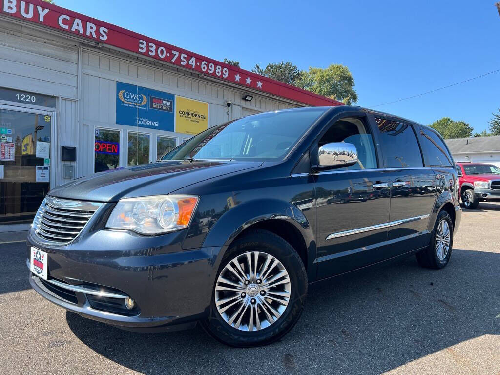 2014 CHRYSLER Town and Country