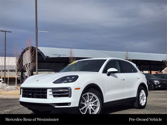 2024 PORSCHE Cayenne