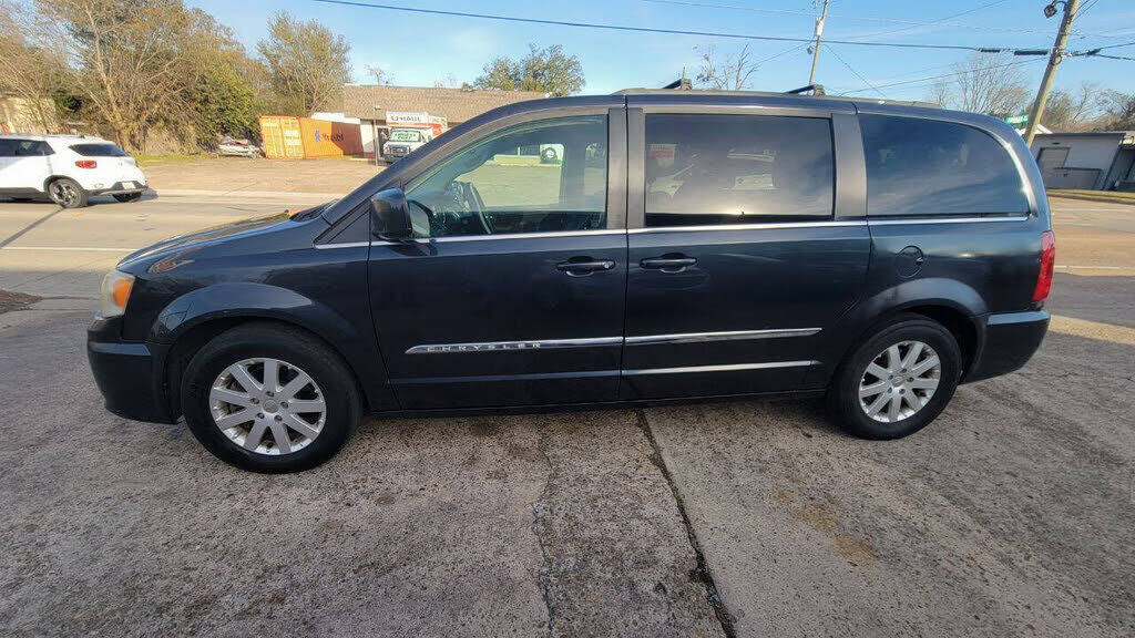 2014 CHRYSLER Town and Country