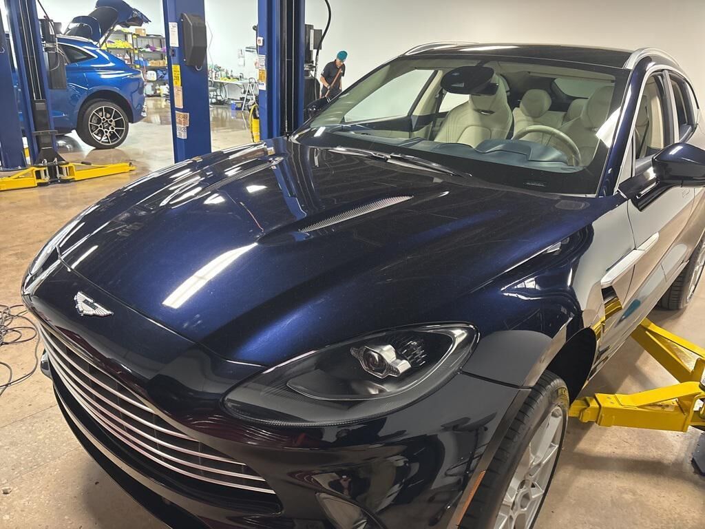 2021 ASTON MARTIN DBX