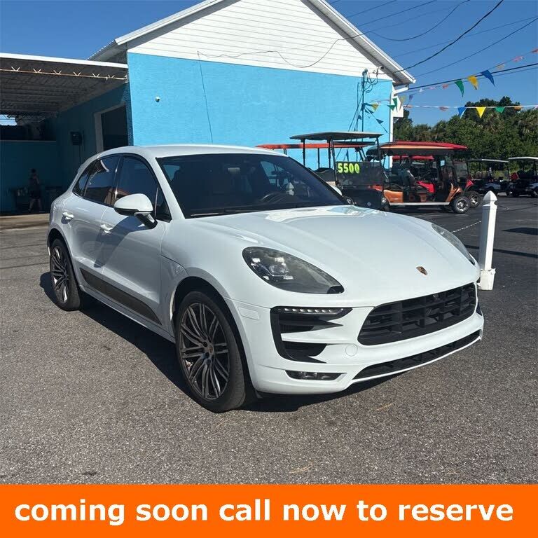 2017 PORSCHE Macan