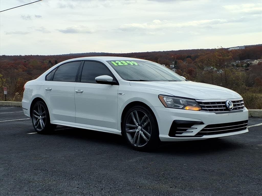 2018 VOLKSWAGEN Passat