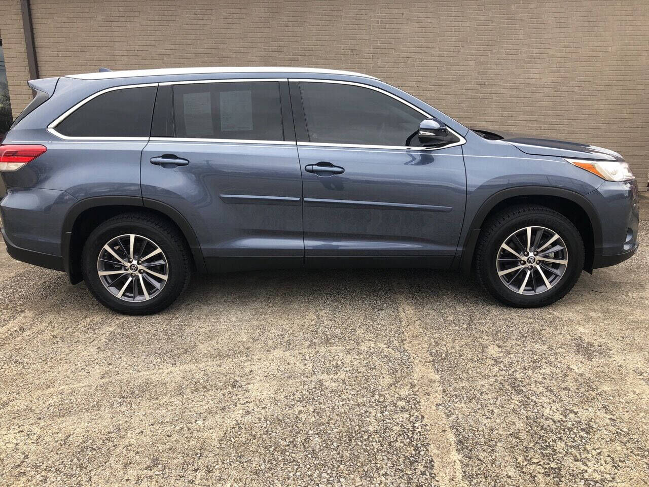 2019 TOYOTA Highlander