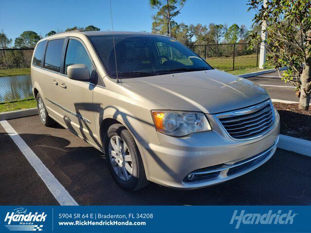 2014 CHRYSLER Town and Country