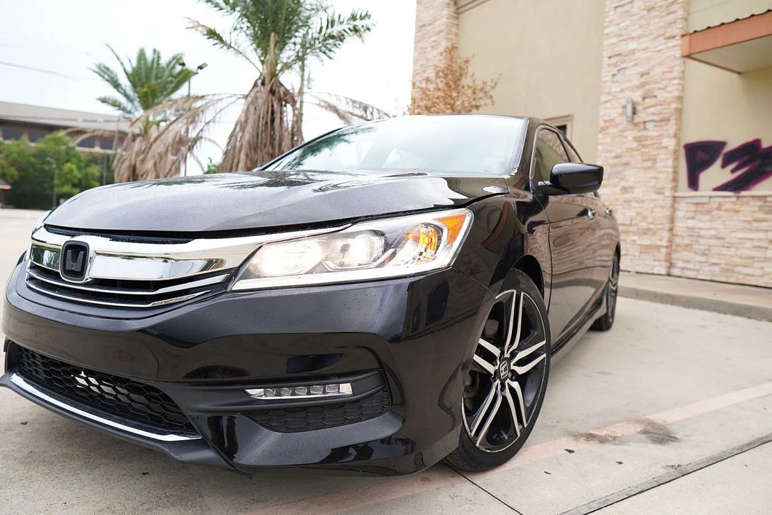2017 HONDA Accord