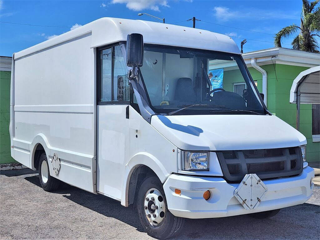 2013 ISUZU NPR/NPR-HD
