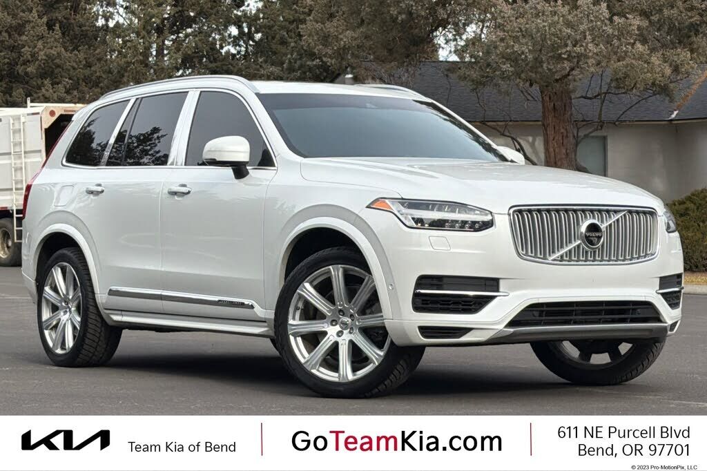 2017 VOLVO XC90