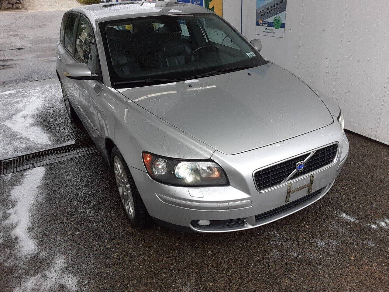 2005 VOLVO V50