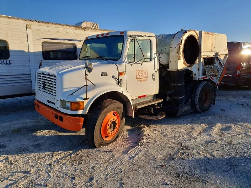 1999 INTERNATIONAL 4700