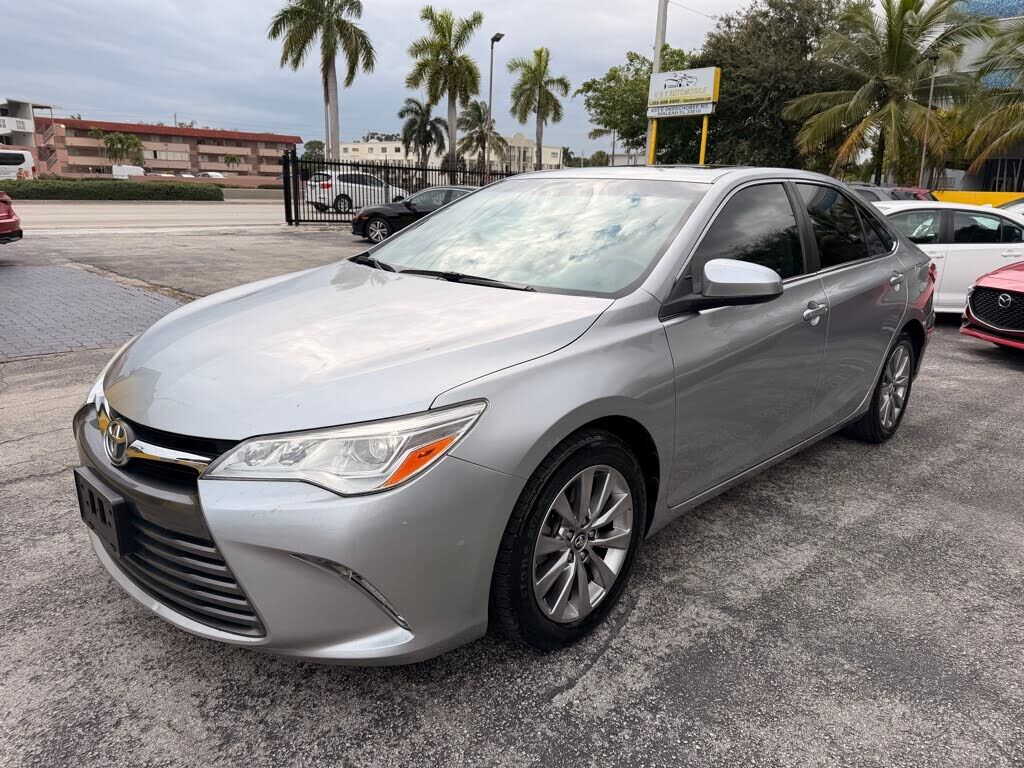 2017 TOYOTA Camry