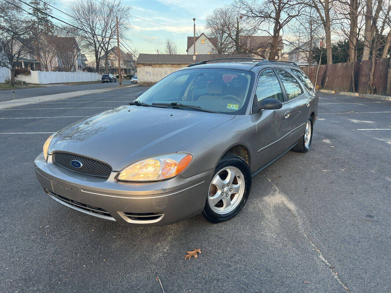 2004 FORD Taurus
