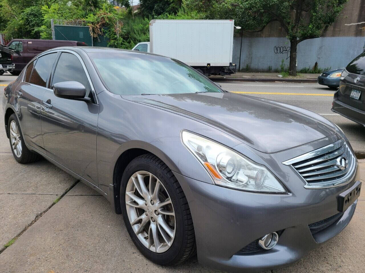 2013 INFINITI G37