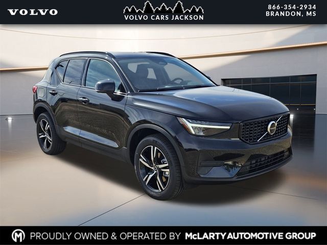 2026 VOLVO XC40
