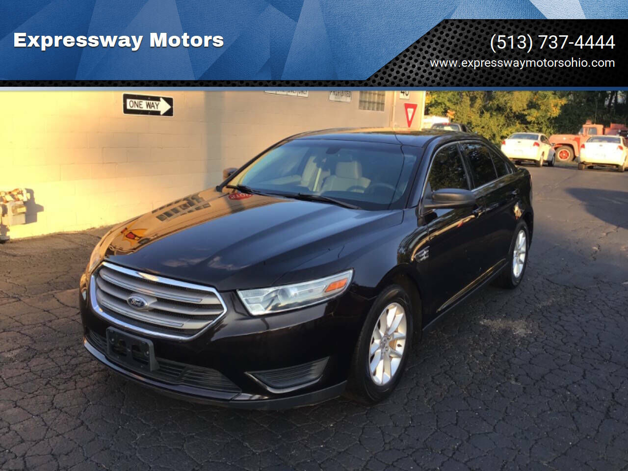 2013 FORD Taurus