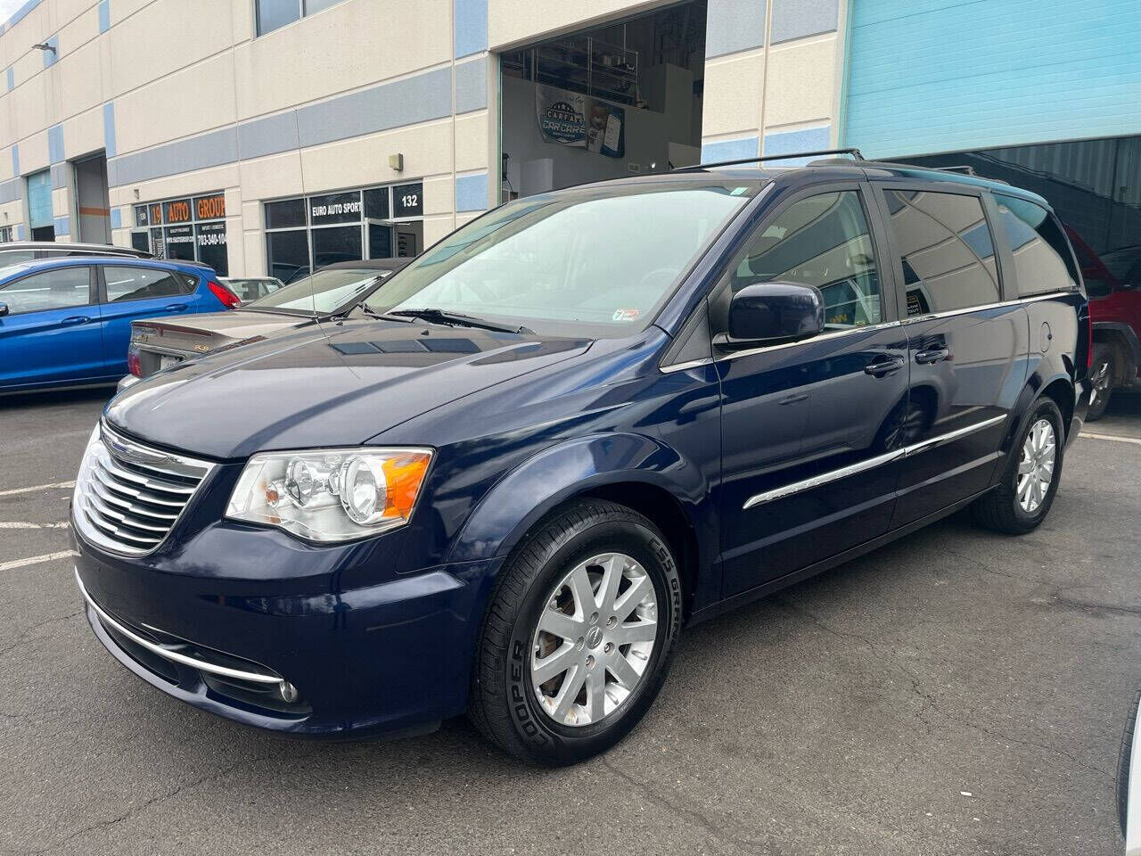 2015 CHRYSLER Town and Country