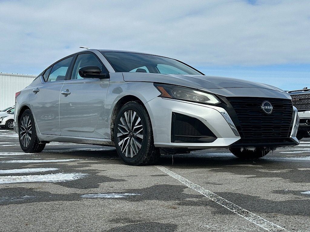 2024 NISSAN Altima