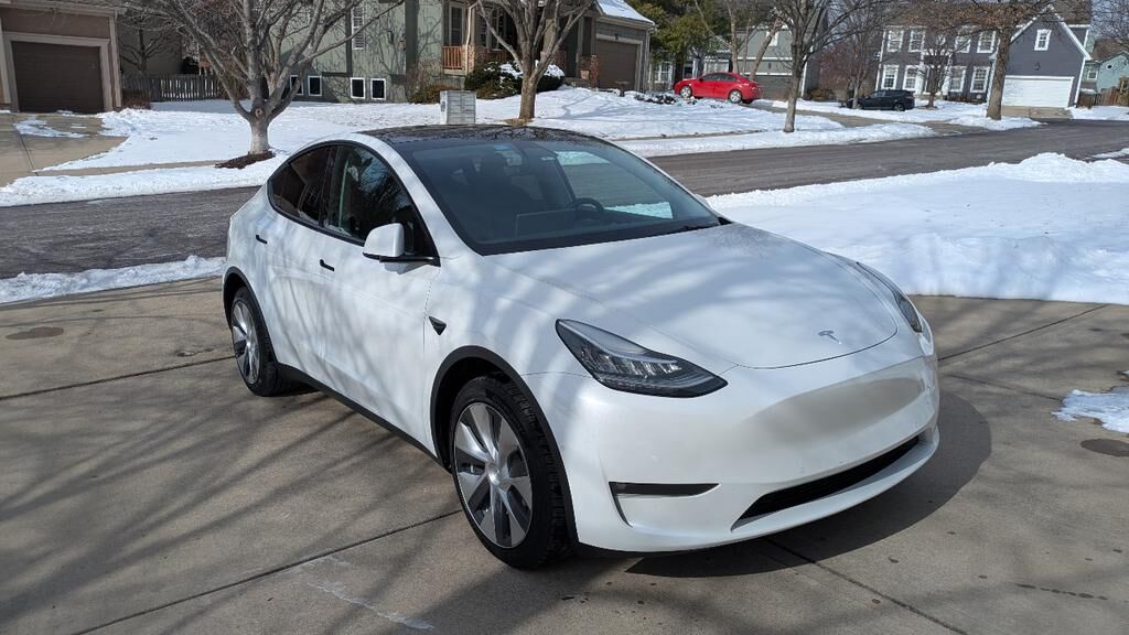2022 TESLA Model Y