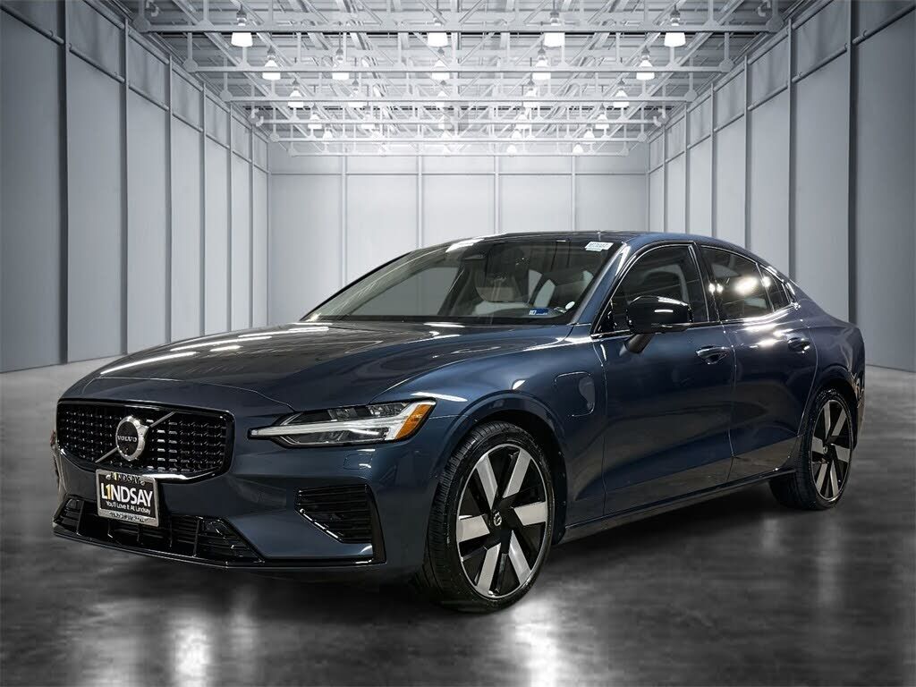 2023 VOLVO S60