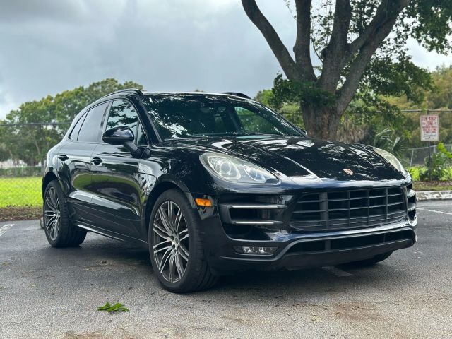 2015 PORSCHE Macan