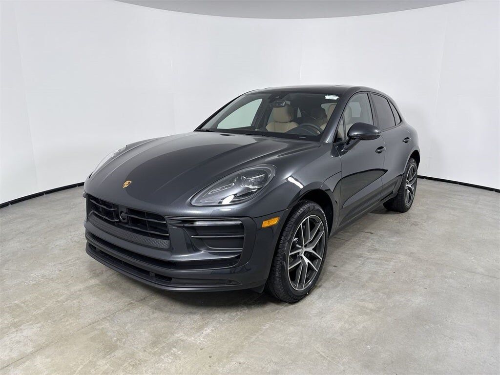 2026 PORSCHE Macan