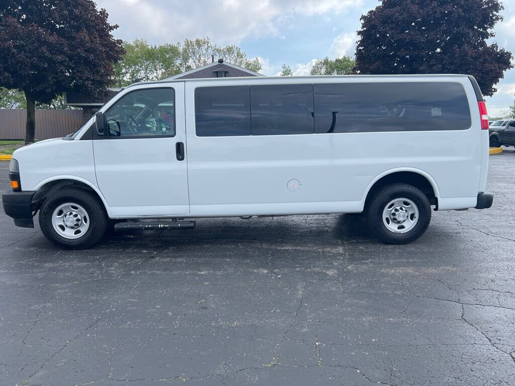 2019 CHEVROLET Express