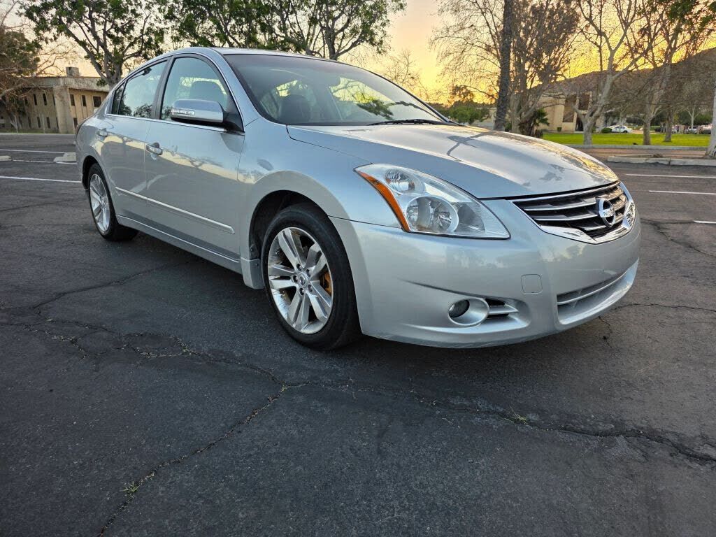 2012 NISSAN Altima
