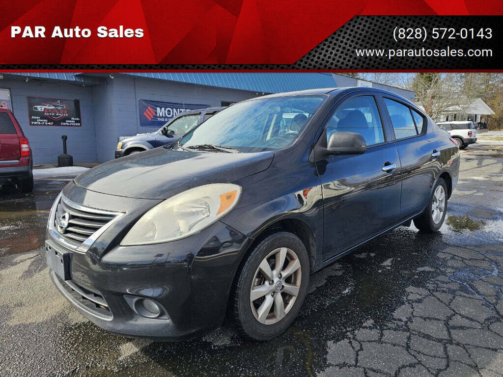 2013 NISSAN Versa
