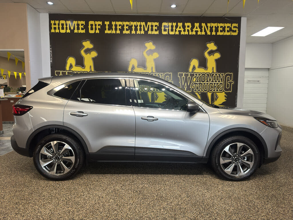 2024 FORD Escape