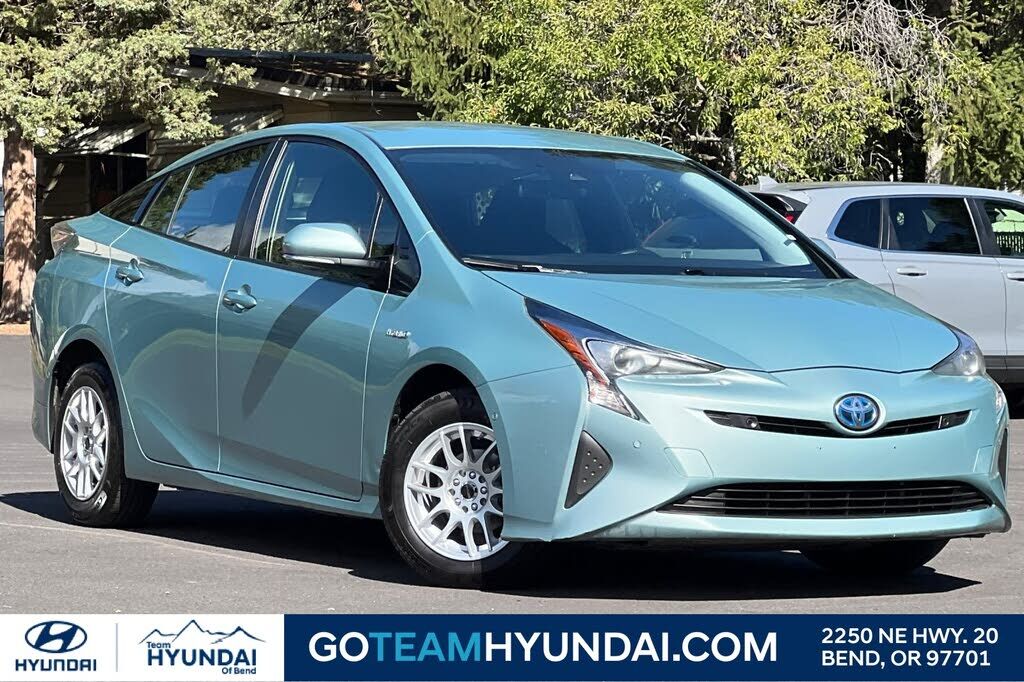 2017 TOYOTA PRIUS