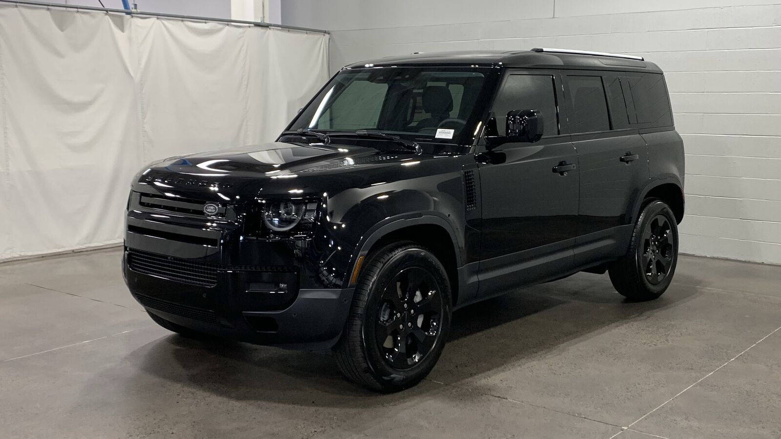 2026 LAND ROVER Defender