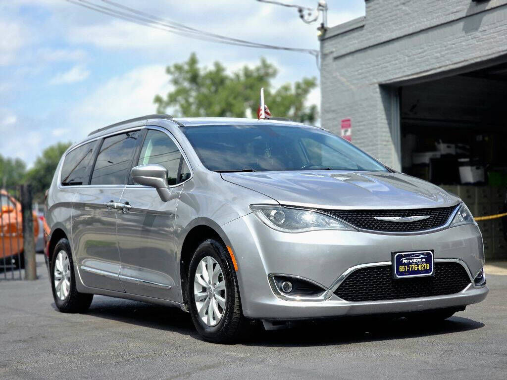 2017 CHRYSLER Pacifica
