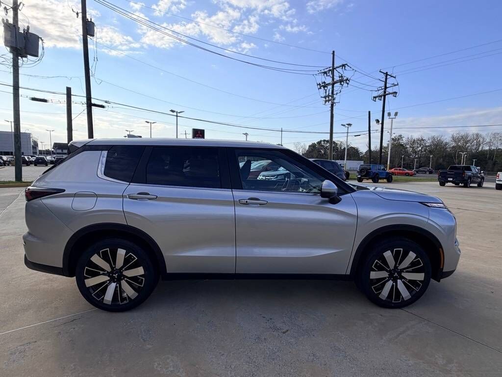 2026 MITSUBISHI Outlander