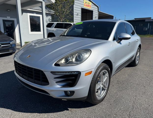 2016 PORSCHE Macan