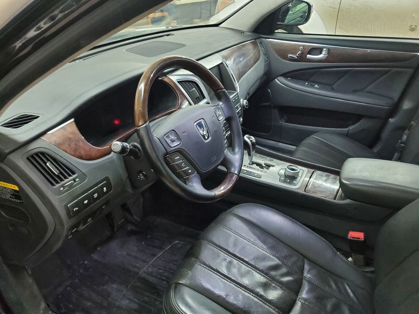 Hyundai Equus