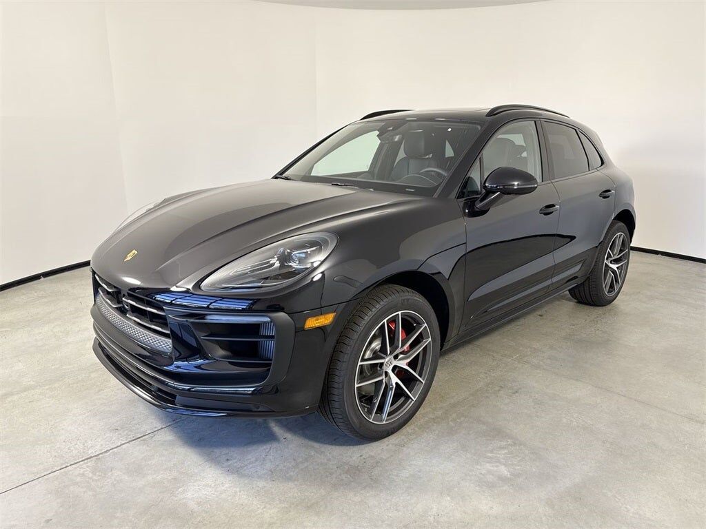 2026 PORSCHE Macan