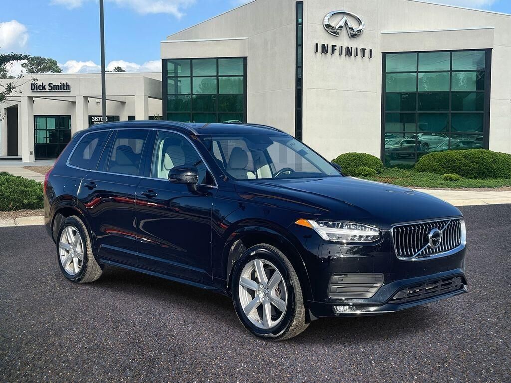 2022 VOLVO XC90