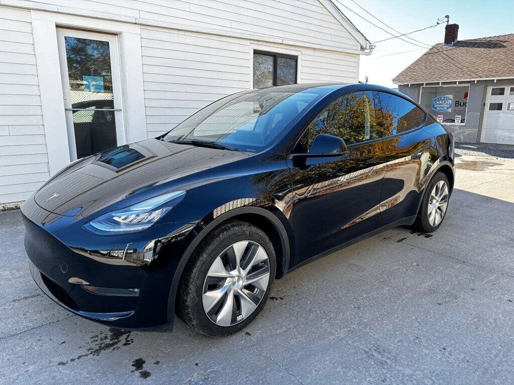 2023 TESLA Model Y