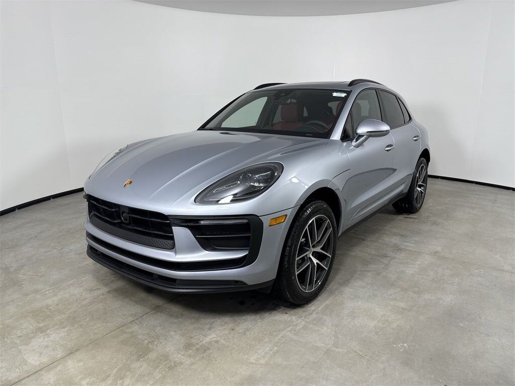 2026 PORSCHE Macan