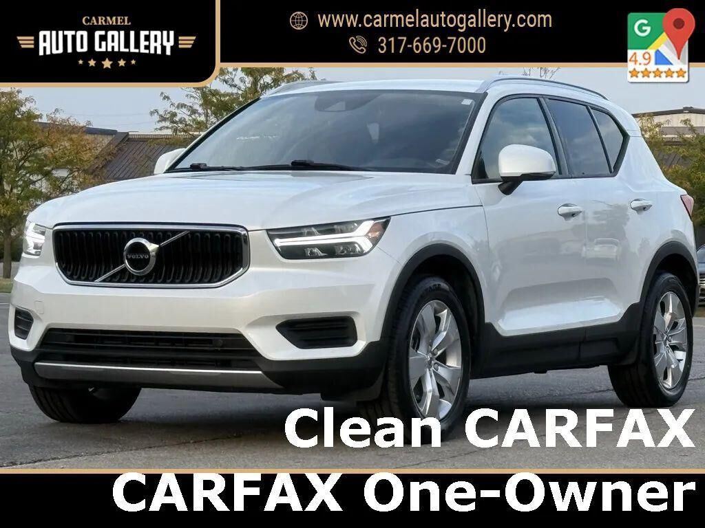 2022 VOLVO XC40