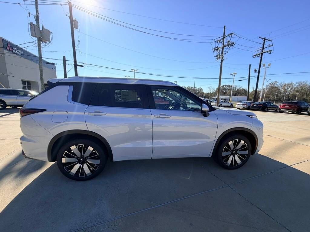 2026 MITSUBISHI Outlander