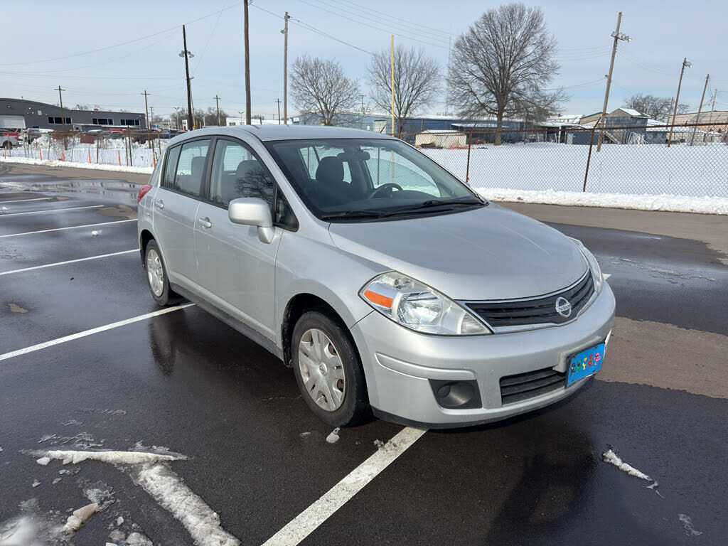 2012 NISSAN Versa