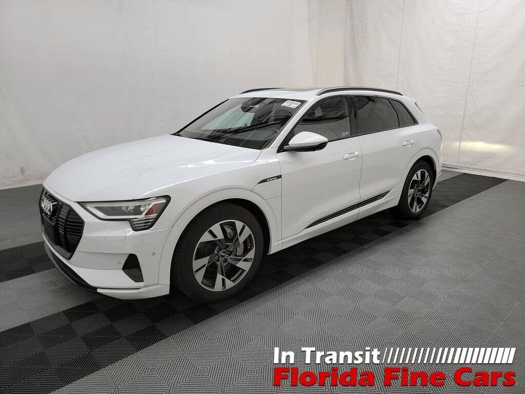 2022 AUDI e-tron
