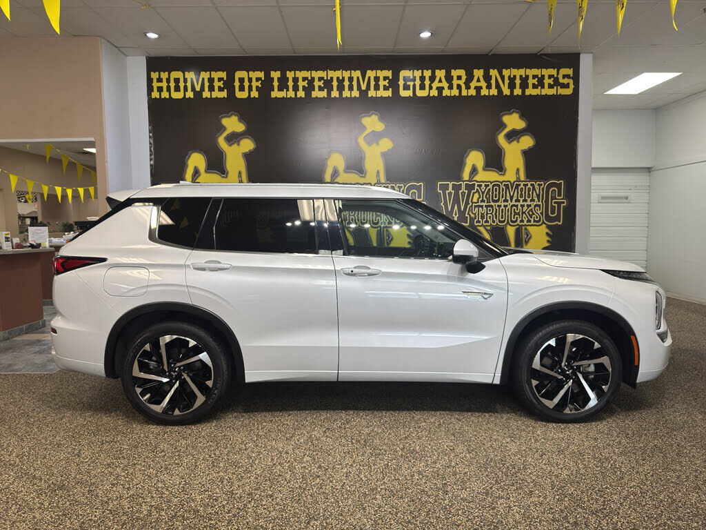 2024 MITSUBISHI Outlander
