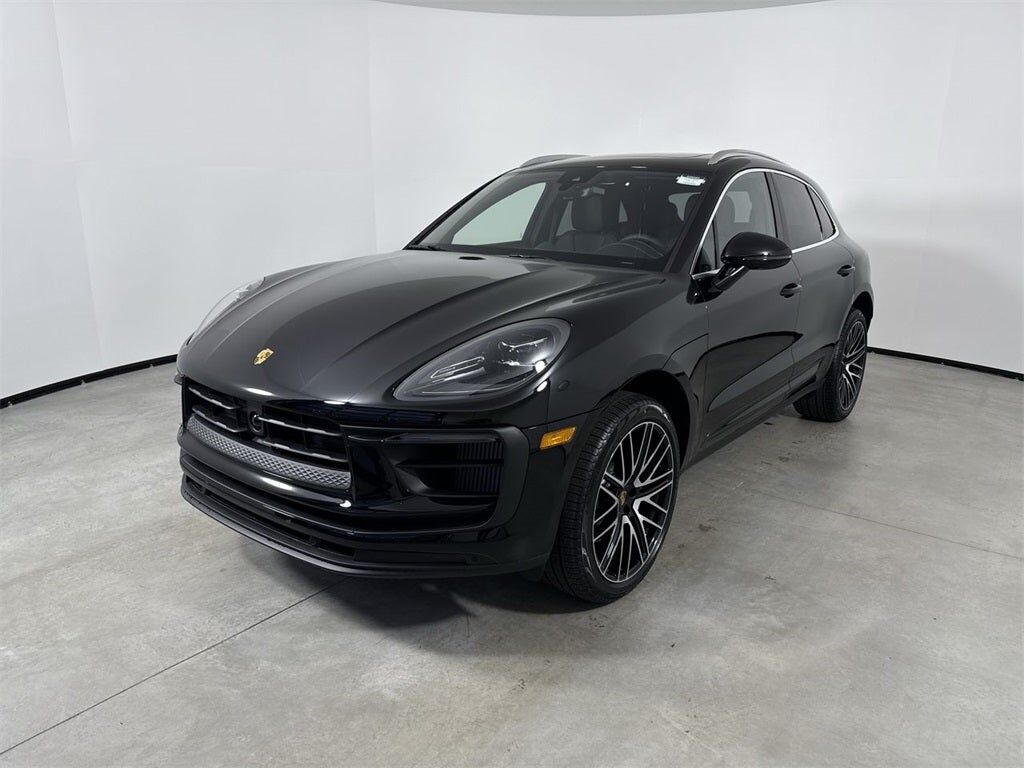 2026 PORSCHE Macan