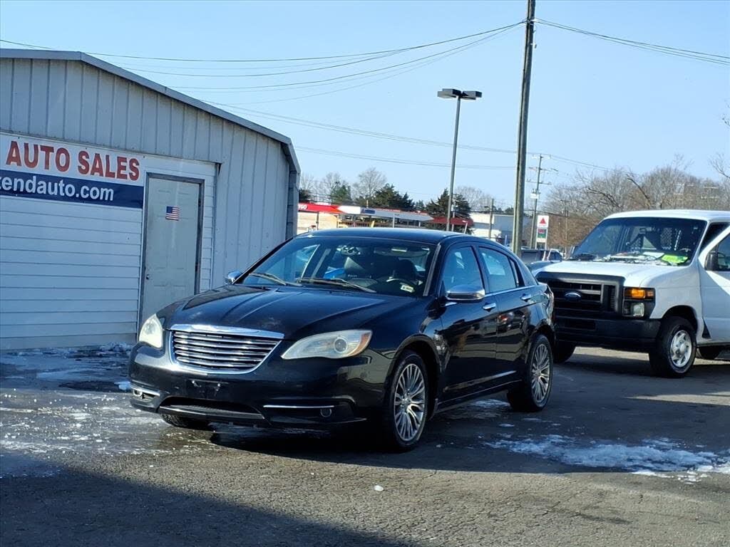 2011 CHRYSLER 200