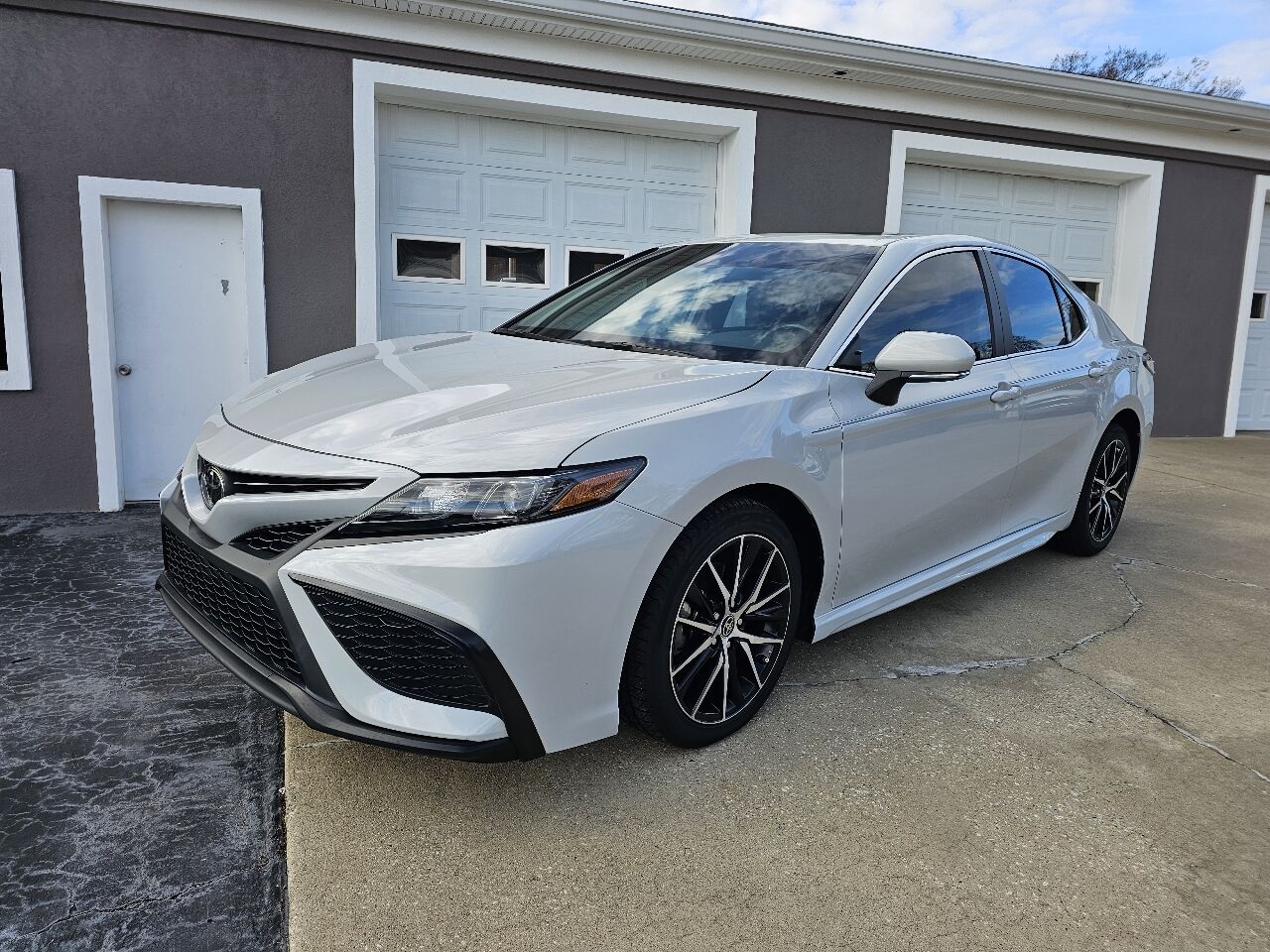 2023 TOYOTA Camry