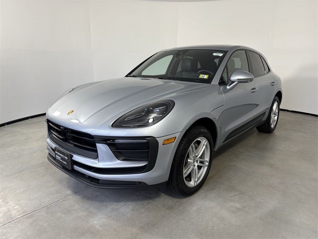 2023 PORSCHE Macan