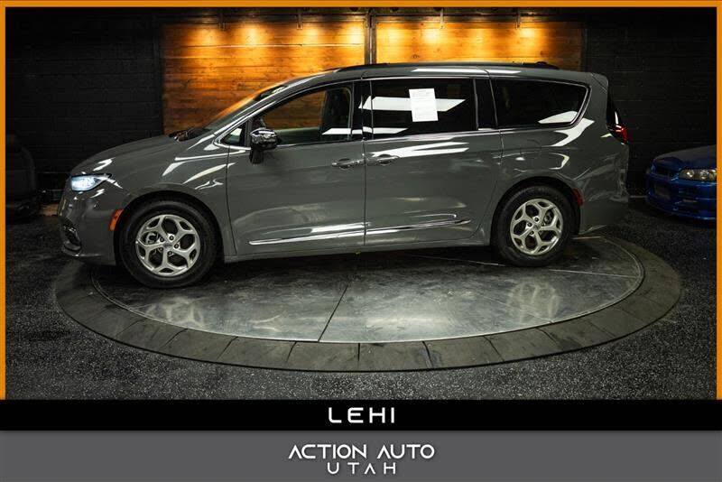 2023 CHRYSLER Pacifica