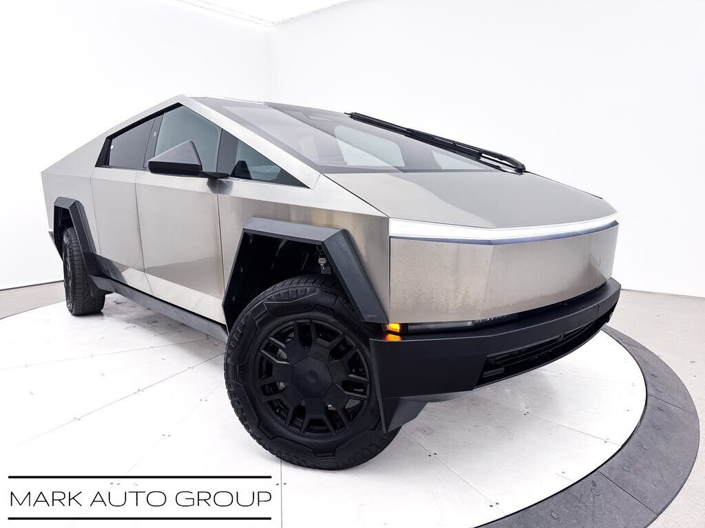 2024 TESLA Cybertruck