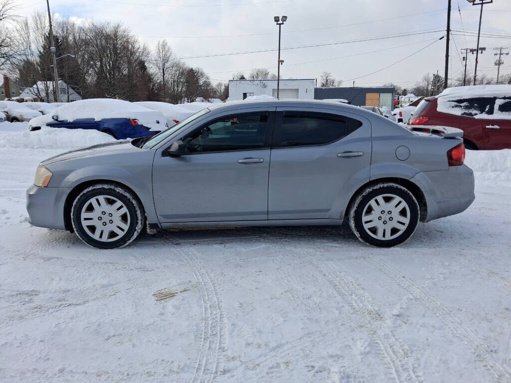 2013 DODGE Avenger